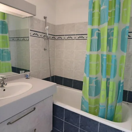Spacieux 60m² 3⭐, Terrasse Piscine, Proche - Fr-1-472a-136 Apartment